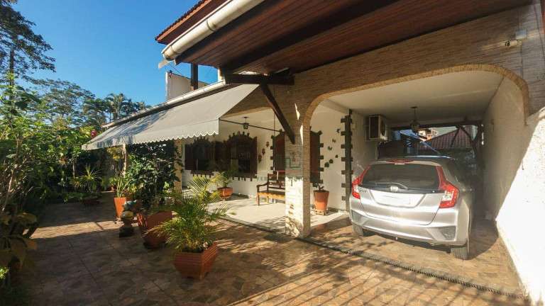 Casa com 4 Quartos à Venda, 321 m² em Itaipu - Niterói