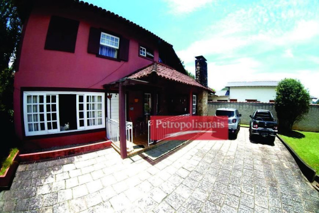 Imagem Casa com 3 Quartos à Venda, em São Sebastião - Petrópolis Imagem Casa com 3 Quartos à Venda, em São Sebastião - Petrópolis