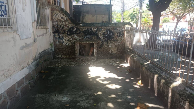 Imagem Casa com 4 Quartos à Venda, 360 m² em Quintino Bocaiúva - Rio De Janeiro