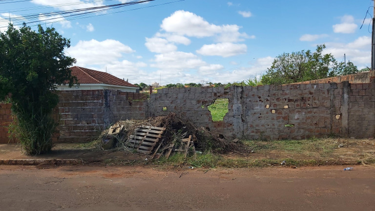 Terreno à Venda, 1.243 m² em Amambaí - Campo Grande