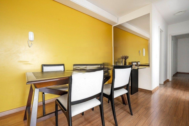 Imagem Apartamento com 3 Quartos à Venda, 72 m² em São João - Porto Alegre Imagem Apartamento com 3 Quartos à Venda, 72 m² em São João - Porto Alegre