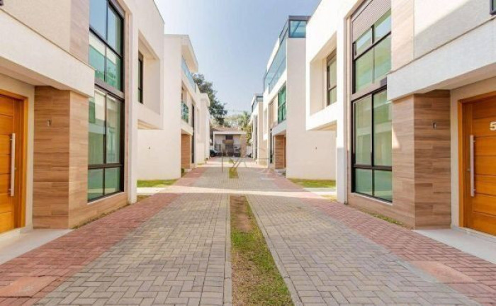 Imagem Casa com 3 Quartos à Venda, 125 m² em Bom Retiro - Curitiba Imagem Casa com 3 Quartos à Venda, 125 m² em Bom Retiro - Curitiba