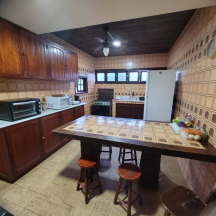 Imagem Casa de Condomínio com 5 Quartos à Venda, 175 m²