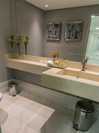 Imagem Imóvel com 3 Quartos à Venda, 126 m² em Centro - Balneário Camboriú Imagem Imóvel com 3 Quartos à Venda, 126 m² em Centro - Balneário Camboriú