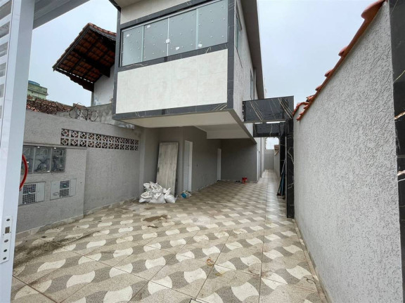 Sobrado com 3 Quartos à Venda,  em Maracanã - Praia Grande