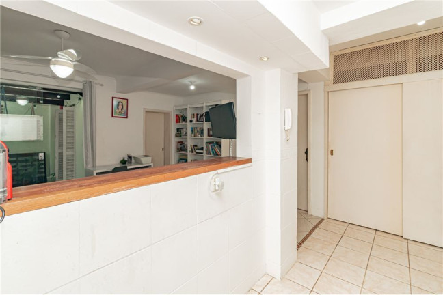 Imagem Imóvel com 1 Quarto à Venda, em Cidade Baixa - Porto Alegre Imagem Imóvel com 1 Quarto à Venda, em Cidade Baixa - Porto Alegre