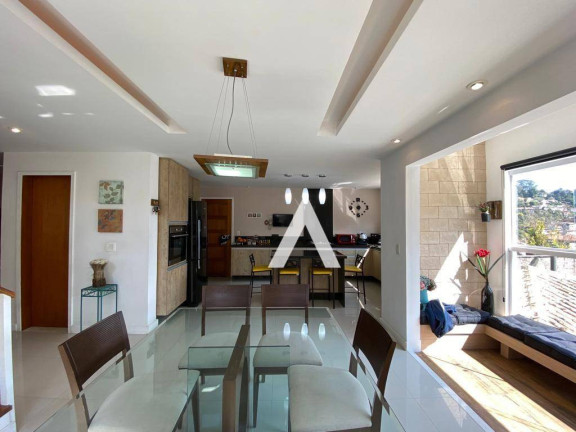 Imagem Casa com 4 Quartos à Venda, 307 m² em Tijuca - Teresópolis Imagem Casa com 4 Quartos à Venda, 307 m² em Tijuca - Teresópolis