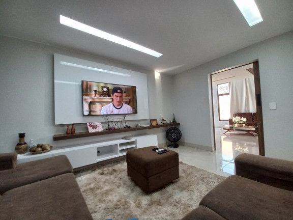 Imagem Sobrado com 5 Quartos à Venda,  em Setor Central - Gurupi