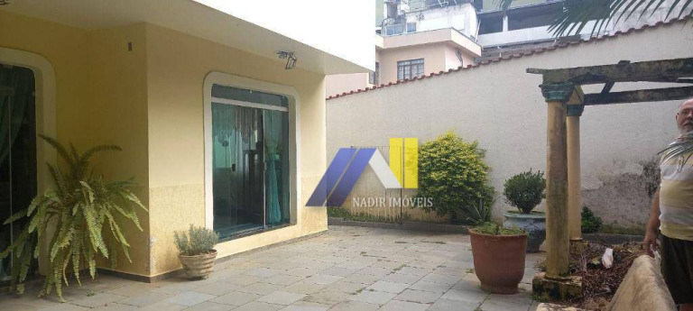 Imagem Casa com 4 Quartos à Venda, 404 m² em Centro - Pouso Alegre Imagem Casa com 4 Quartos à Venda, 404 m² em Centro - Pouso Alegre