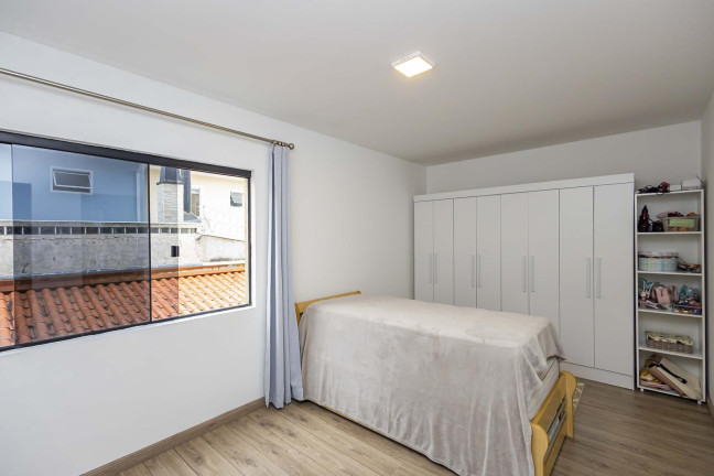 Imagem Sobrado com 3 Quartos à Venda, 225 m² em Campo Comprido - Curitiba