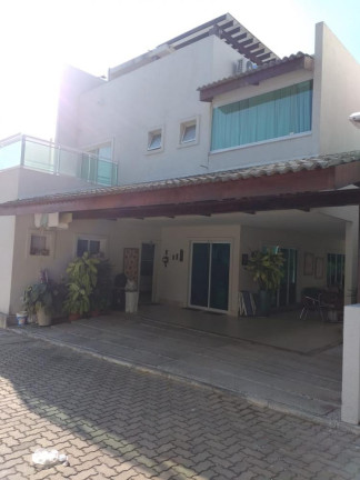 Imagem Casa com 3 Quartos à Venda, 330 m² em Sabiaguaba - Fortaleza Imagem Casa com 3 Quartos à Venda, 330 m² em Sabiaguaba - Fortaleza