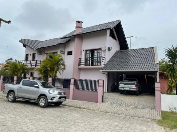 Imagem Casa com 3 Quartos à Venda, 185 m² em Morrinhos - Bombinhas Imagem Casa com 3 Quartos à Venda, 185 m² em Morrinhos - Bombinhas