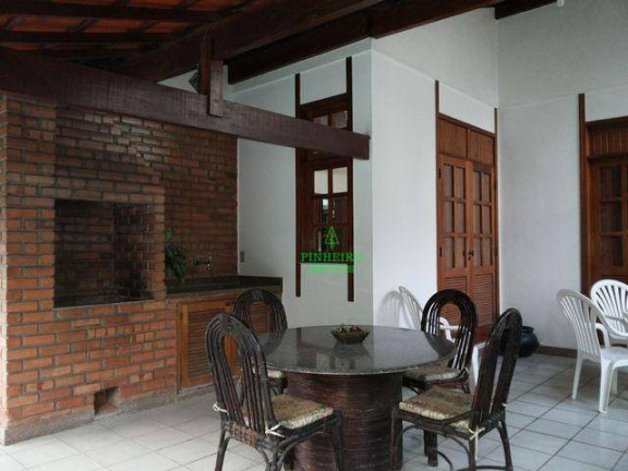 Imagem Casa com 3 Quartos à Venda, 300 m² em Piratininga - Niterói Imagem Casa com 3 Quartos à Venda, 300 m² em Piratininga - Niterói