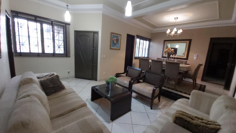 Imagem Casa com 3 Quartos à Venda, 252 m² em Vila Vilas Boas - Campo Grande