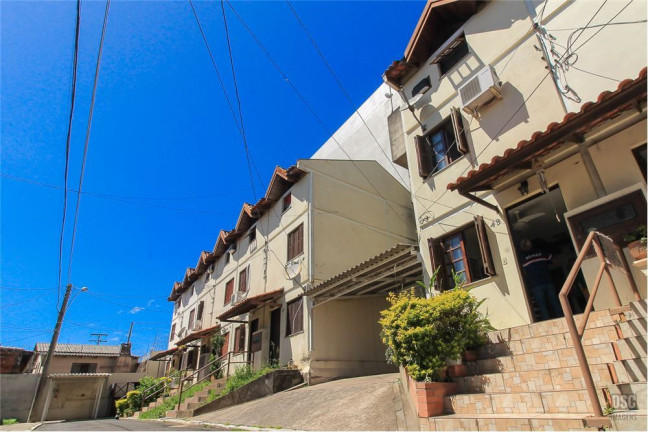 Imagem Casa com 3 Quartos à Venda, em Vila Nova - Porto Alegre Imagem Casa com 3 Quartos à Venda, em Vila Nova - Porto Alegre