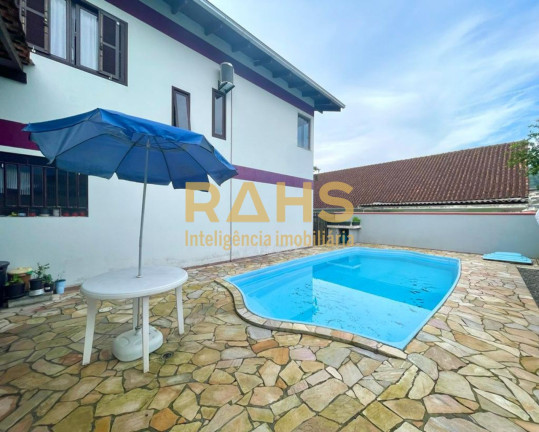 Imagem Casa com 4 Quartos à Venda, 220 m² em Saguaçu - Joinville Imagem Casa com 4 Quartos à Venda, 220 m² em Saguaçu - Joinville