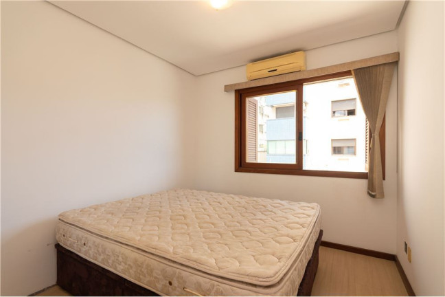 Imagem Imóvel com 3 Quartos à Venda, em Moinhos De Vento - Porto Alegre Imagem Imóvel com 3 Quartos à Venda, em Moinhos De Vento - Porto Alegre