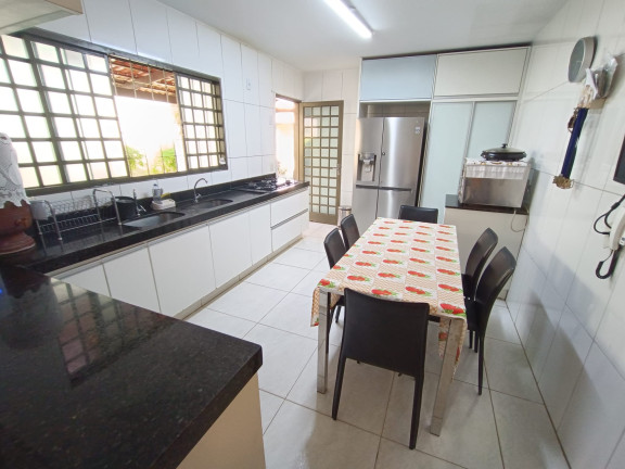 Imagem Casa com 3 Quartos à Venda, 212 m² em Parque Flamboyant - Aparecida De Goiania Imagem Casa com 3 Quartos à Venda, 212 m² em Parque Flamboyant - Aparecida De Goiania