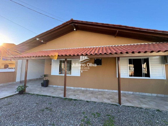 Casa à Venda, 179 m² em Barra Do Sai - Itapoá