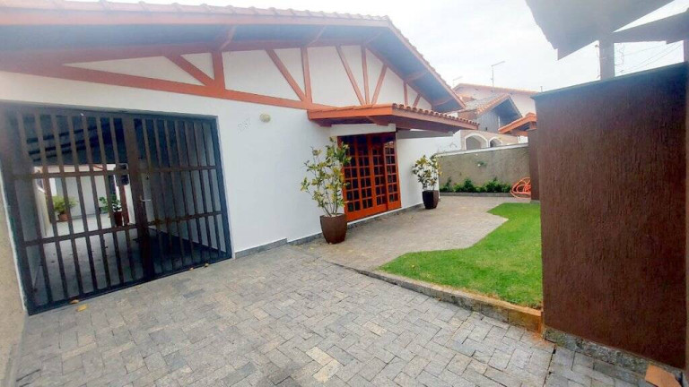 Casa com 3 Quartos à Venda, 300 m² em Balneário Stella Maris - Peruíbe