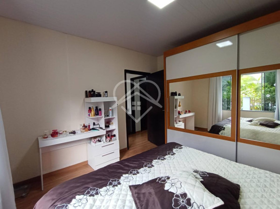 Imagem Casa com 3 Quartos à Venda, 200 m² Imagem Casa com 3 Quartos à Venda, 200 m²