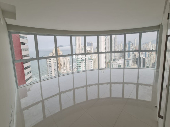 Imagem Imóvel com 4 Quartos à Venda, 131 m² em Centro - Balneário Camboriú Imagem Imóvel com 4 Quartos à Venda, 131 m² em Centro - Balneário Camboriú