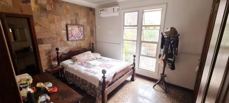 Imagem Casa com 4 Quartos à Venda, 240 m² Imagem Casa com 4 Quartos à Venda, 240 m²