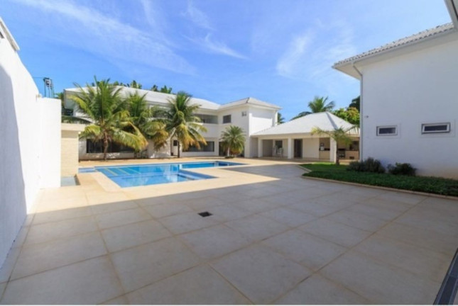 Imagem Casa com 5 Quartos à Venda, 1.600 m² em Portão - Lauro De Freitas Imagem Casa com 5 Quartos à Venda, 1.600 m² em Portão - Lauro De Freitas