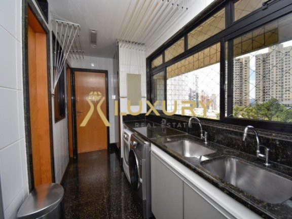 Imagem Imóvel com 5 Quartos à Venda, 373 m² em Belvedere - Belo Horizonte Imagem Imóvel com 5 Quartos à Venda, 373 m² em Belvedere - Belo Horizonte