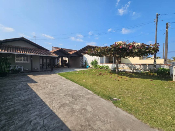 Imagem Casa com 3 Quartos à Venda, 160 m² em Salinas - Balneário Barra Do Sul Imagem Casa com 3 Quartos à Venda, 160 m² em Salinas - Balneário Barra Do Sul