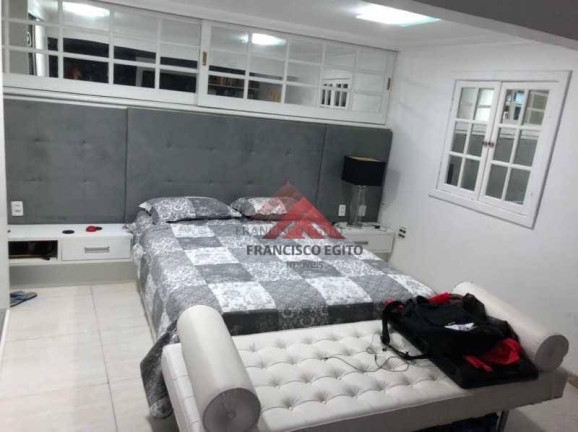 Imagem Casa com 4 Quartos à Venda, 380 m² em São Francisco - Niterói Imagem Casa com 4 Quartos à Venda, 380 m² em São Francisco - Niterói