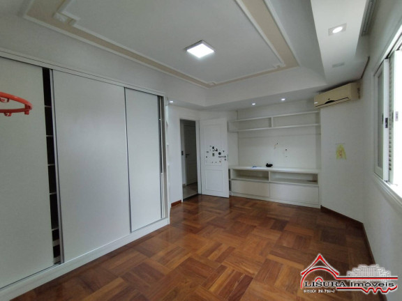 Casa com 3 Quartos à Venda, 275 m² em Jardim Coleginho - Jacareí