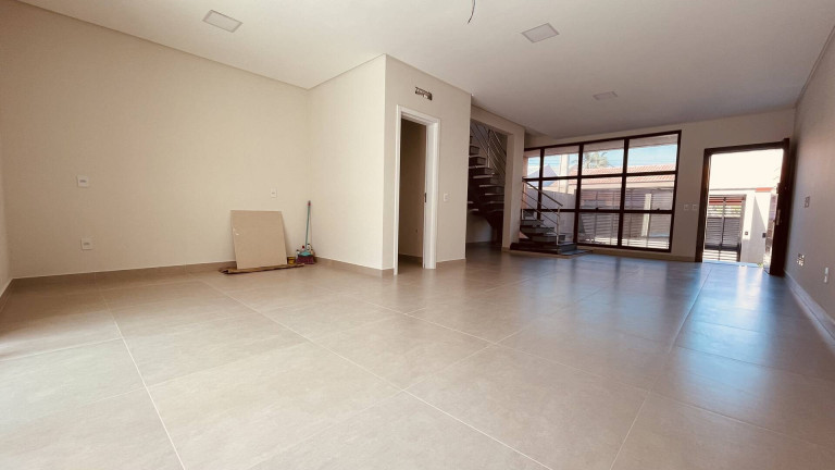 Imagem Sobrado com 3 Quartos à Venda, 130 m² em Centro - Barra Velha Imagem Sobrado com 3 Quartos à Venda, 130 m² em Centro - Barra Velha