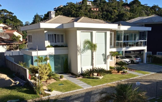 Casa com 4 Quartos à Venda, 344 m² em Pimenteiras - Teresópolis