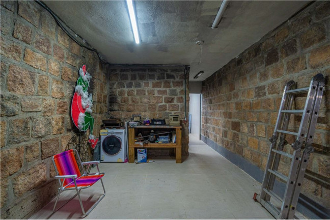 Imagem Casa com 4 Quartos à Venda, 300 m² em Jardim Lindóia - Porto Alegre Imagem Casa com 4 Quartos à Venda, 300 m² em Jardim Lindóia - Porto Alegre