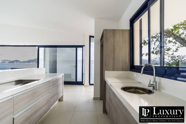 Imagem Apartamento com 3 Quartos à Venda, 181 m² em Península - Guarujá Imagem Apartamento com 3 Quartos à Venda, 181 m² em Península - Guarujá