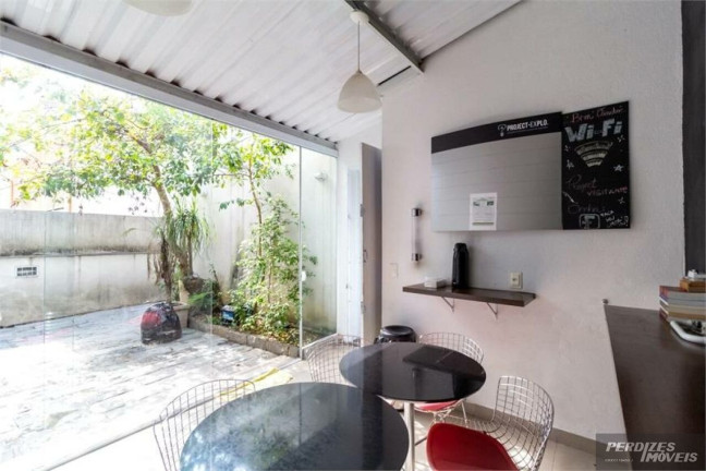 Imóvel Comercial à Venda ou Locação, 357 m² em Sumaré - São Paulo
