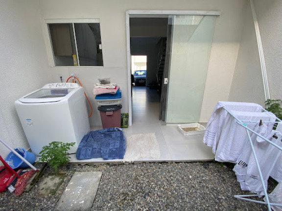 Imagem Sobrado com 2 Quartos à Venda, 72 m² em Espinheiros - Itajaí Imagem Sobrado com 2 Quartos à Venda, 72 m² em Espinheiros - Itajaí