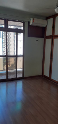 Imagem Imóvel com 4 Quartos à Venda, 181 m² em Icaraí - Niterói Imagem Imóvel com 4 Quartos à Venda, 181 m² em Icaraí - Niterói