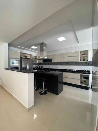 Imagem Casa com 4 Quartos à Venda, 360 m² em Aruã - Mogi Das Cruzes