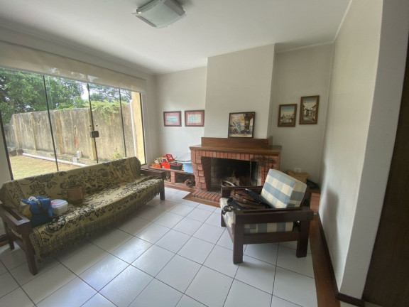 Imagem Casa com 3 Quartos à Venda, 293 m² em Jardim Do Salso - Porto Alegre Imagem Casa com 3 Quartos à Venda, 293 m² em Jardim Do Salso - Porto Alegre
