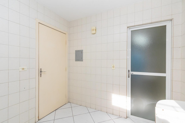 Imagem Sobrado com 3 Quartos à Venda, 110 m² em Novo Mundo - Curitiba Imagem Sobrado com 3 Quartos à Venda, 110 m² em Novo Mundo - Curitiba