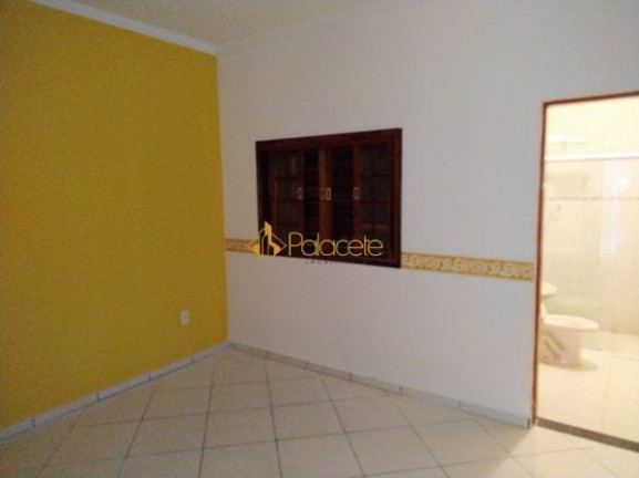 Imagem Casa com 2 Quartos à Venda, 100 m² em Mombaça - Pindamonhangaba Imagem Casa com 2 Quartos à Venda, 100 m² em Mombaça - Pindamonhangaba