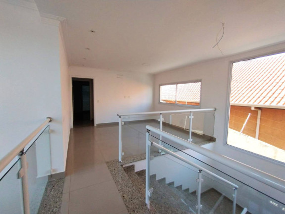 Imagem Casa com 4 Quartos à Venda, em Osasco Imagem Casa com 4 Quartos à Venda, em Osasco
