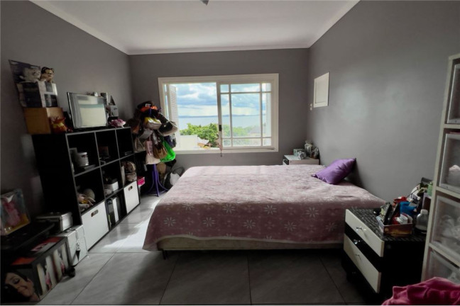 Imagem Casa com 4 Quartos à Venda, em Vila Assunção - Porto Alegre Imagem Casa com 4 Quartos à Venda, em Vila Assunção - Porto Alegre