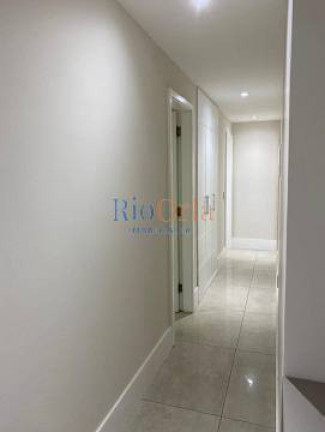 Imagem Apartamento com 4 Quartos à Venda, 236 m² em Barra Da Tijuca - Rio De Janeiro