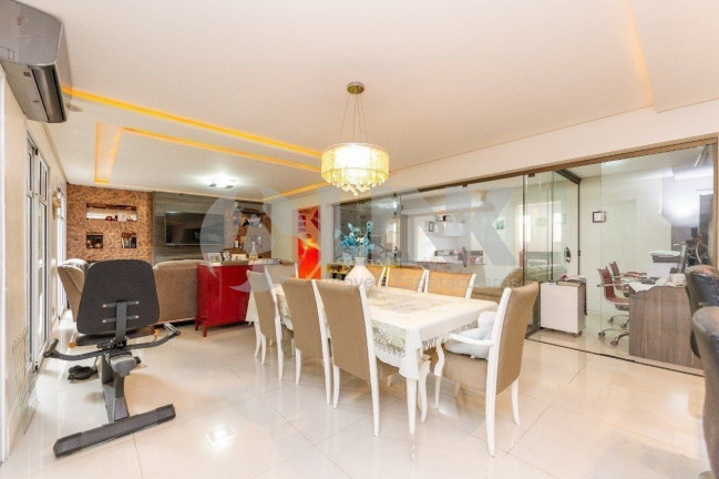 Imagem Imóvel com 4 Quartos à Venda, 446 m² em Jardim Carvalho - Porto Alegre Imagem Imóvel com 4 Quartos à Venda, 446 m² em Jardim Carvalho - Porto Alegre