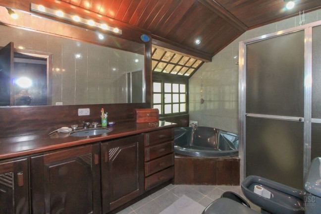 Imagem Casa com 4 Quartos à Venda, 200 m² em Vila Nova - Porto Alegre Imagem Casa com 4 Quartos à Venda, 200 m² em Vila Nova - Porto Alegre