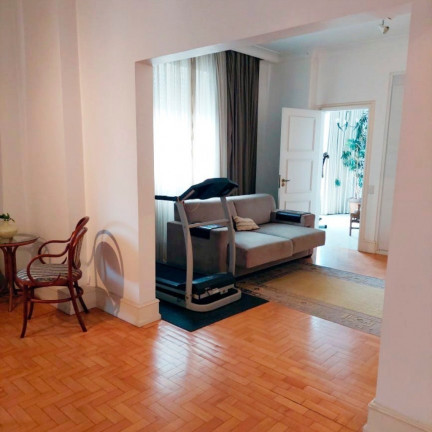 Imagem Imóvel com 3 Quartos à Venda, 270 m² em Moinhos De Vento - Porto Alegre Imagem Imóvel com 3 Quartos à Venda, 270 m² em Moinhos De Vento - Porto Alegre