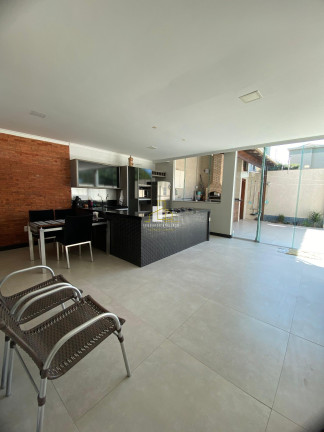 Imagem Casa com 3 Quartos à Venda, 200 m² em Colina De Laranjeiras - Serra